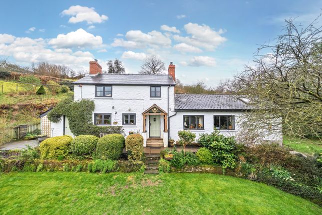 3 bed property, in Penstrowed, £550,000