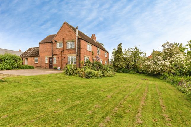 4 bed property, in Old Hall Farm, £599,000