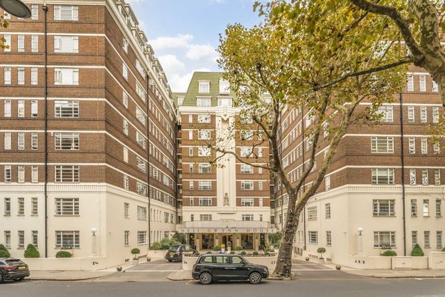 Land, in Sloane Avenue, £420,000
