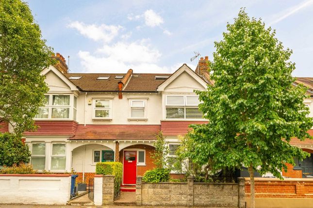4 bed property, in Camborne Avenue, £1,100,000