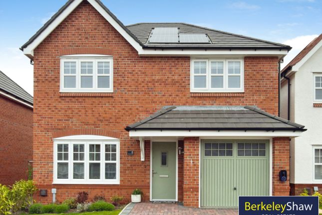 3 bed property, in Torentun Close, £400,000