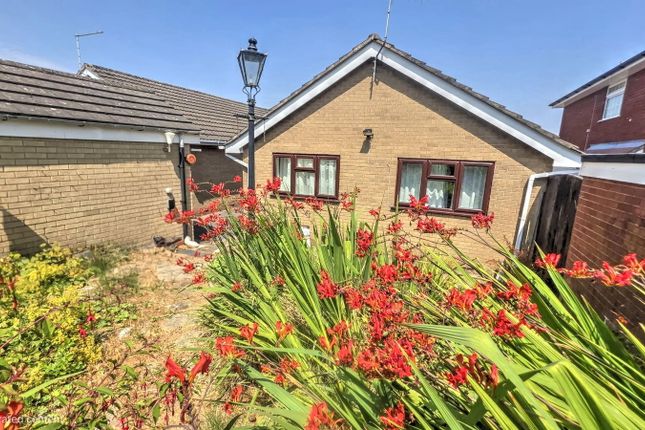 2 bed property, in Park Road, £210,000