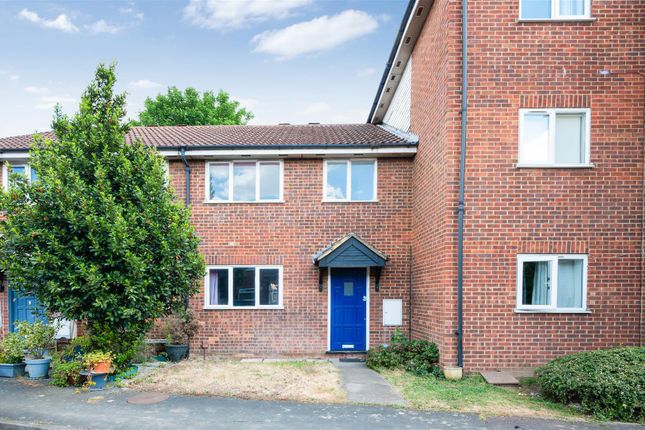 3 bed property, in Myrna Close, £575,000