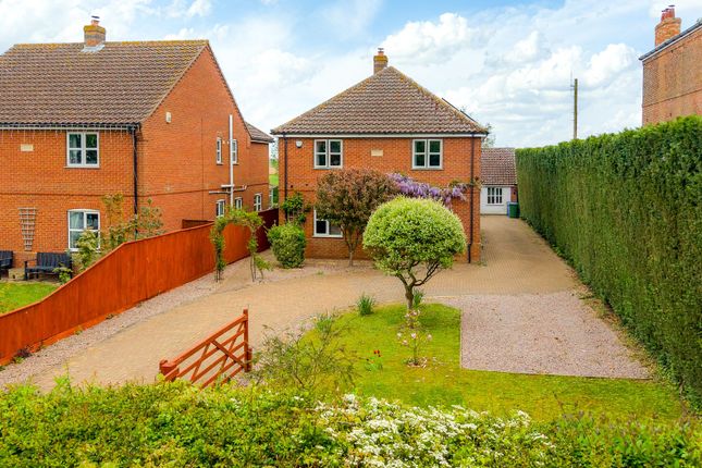 4 bed property, in Cemetery Road, £400,000