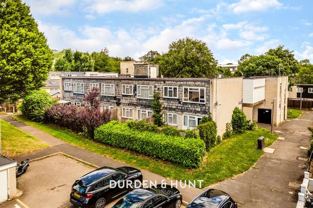 1 bed property, in Monksgrove, £200,000
