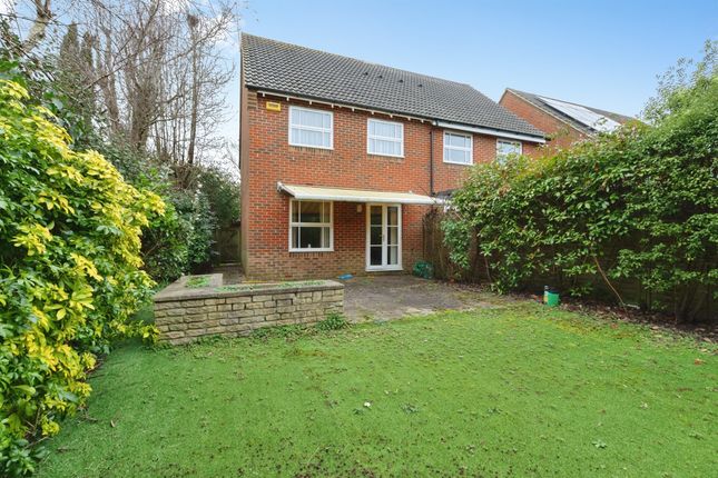 3 bed property, in St. Cleeve Way, £365,000