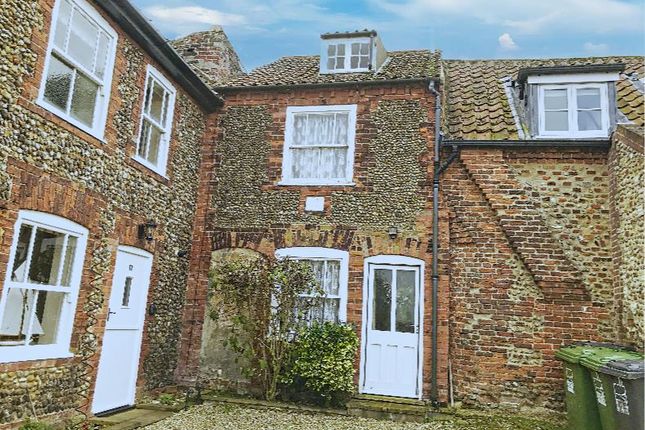 3 bed property, in Chapel Yard, £292,000