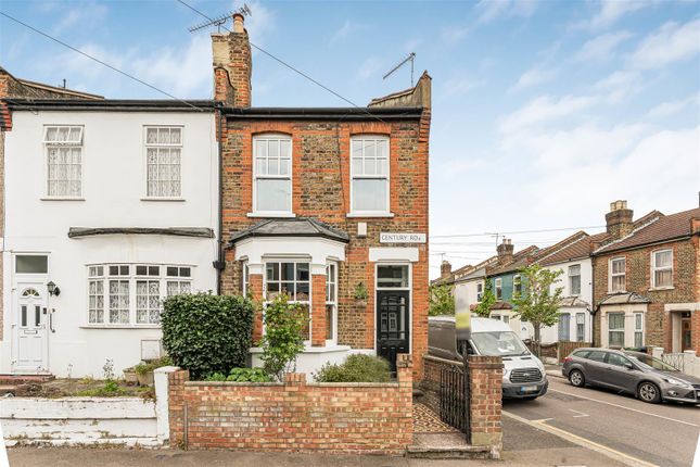 2 bed property, in Century Road, £650,000