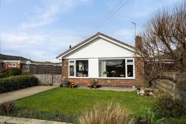 2 bed property, in Hawthorn Spinney, £300,000