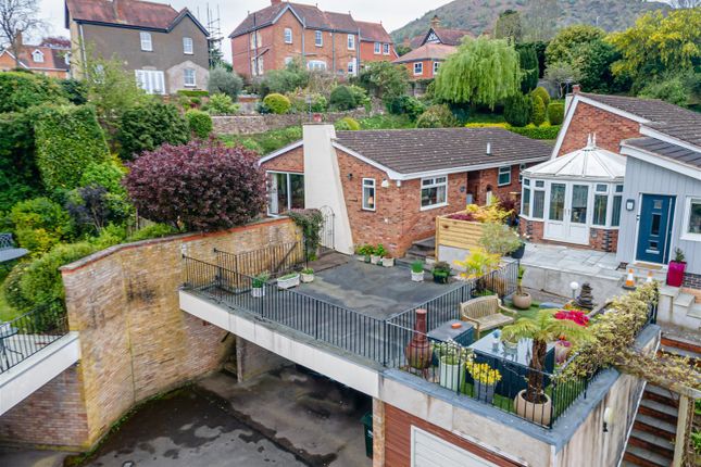 3 bed property, in Albert Park Road, £350,000