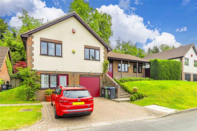 4 bed property, in Beechwood Park, £850,000
