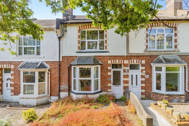 2 bed property, in Dunmere Road, £190,000
