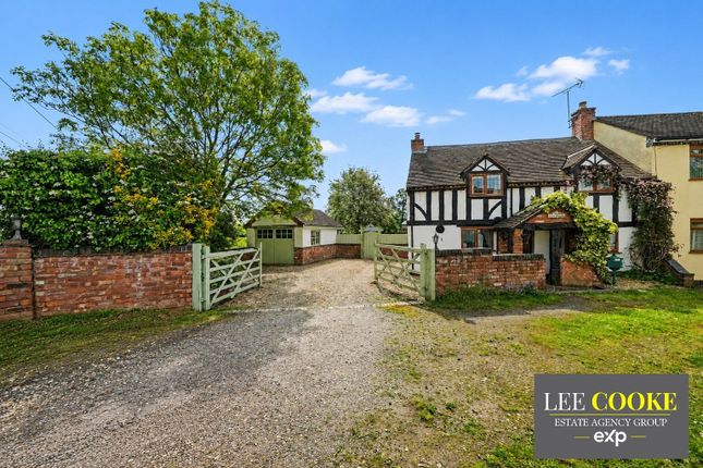 3 bed property, in Straight Mile, £425,000