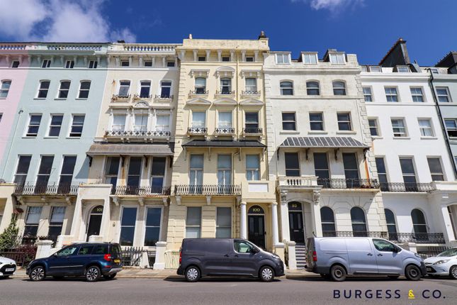 1 bed property, in Marina, £279,950