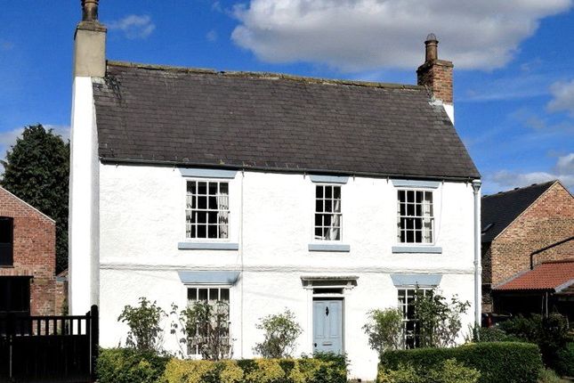 4 bed property, in The Green, £300,000