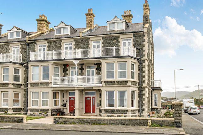 2 bed property, in Trem Enlli, £160,000