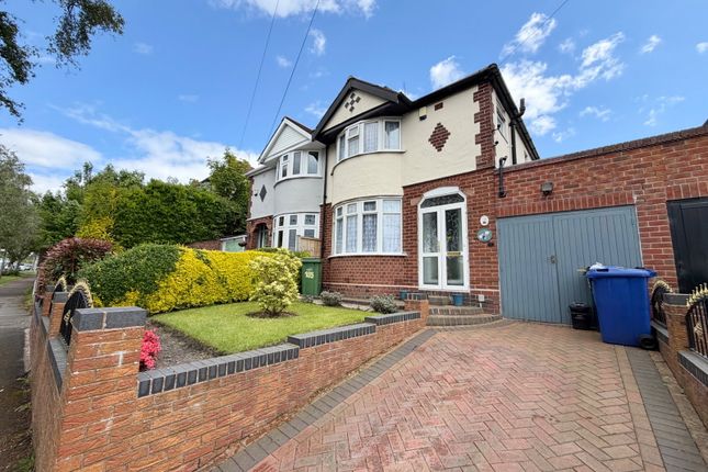 3 bed property, in Kingswinford Road, £285,000