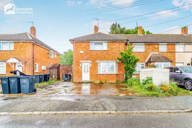 2 bed property, in King Henry's Drive, £370,000