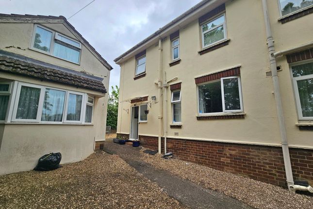 2 bed property, in Grosvenor Gardens, £85,000