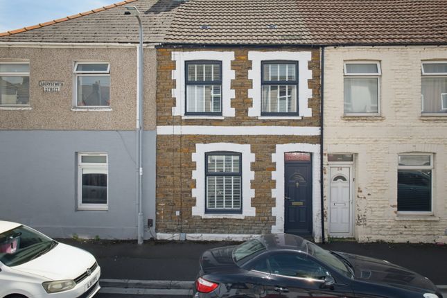 2 bed property, in Aberystwyth Street, £215,000