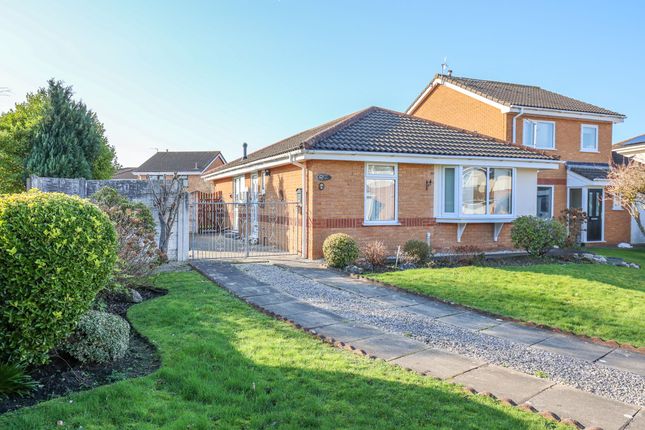 2 bed property, in Ailsa Walk, £279,950