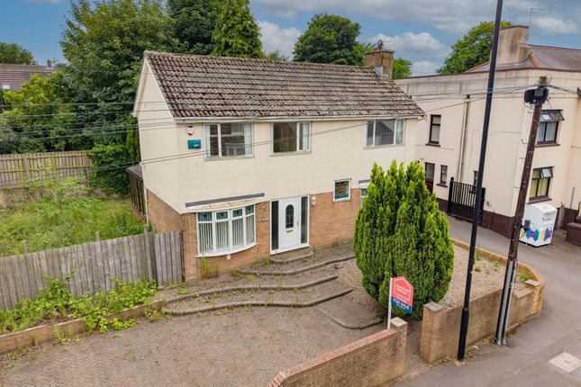 4 bed property, in Nu Holme Park View, £75,000