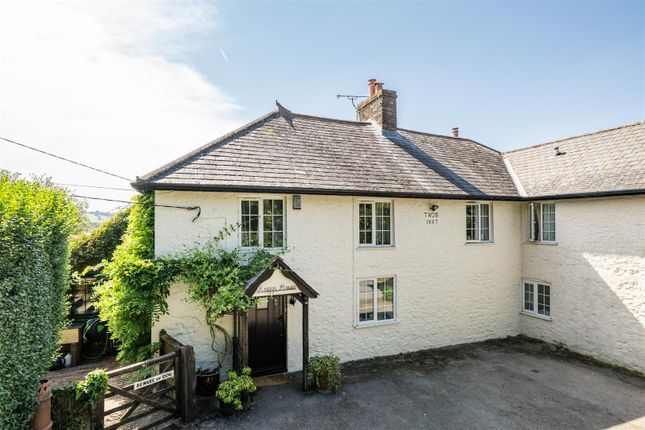 3 bed property, in Hilfield, £500,000