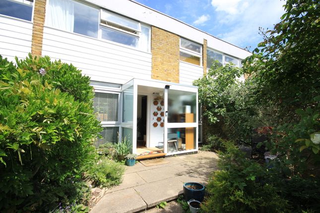 3 bed property, in The Plantation, £850,000