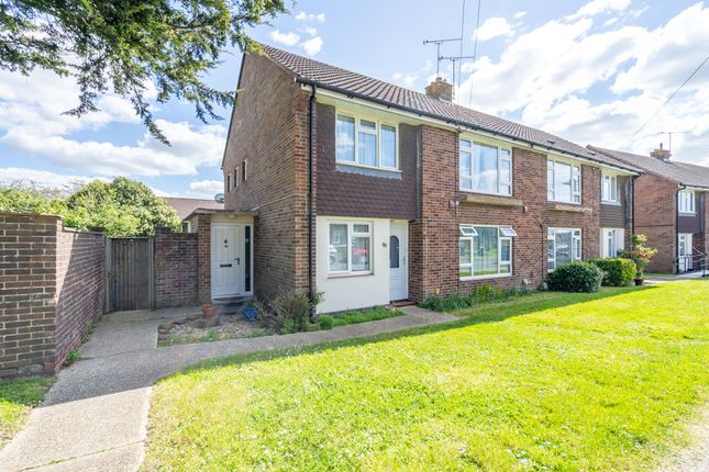 2 bed property, in Gilbert Road, £245,000