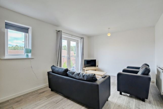 2 bed property, in Shepperd Street, £185,000
