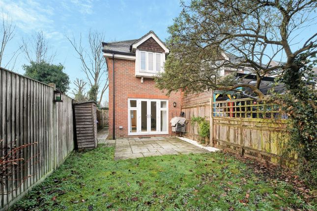 2 bed property, in Woodside, £435,000