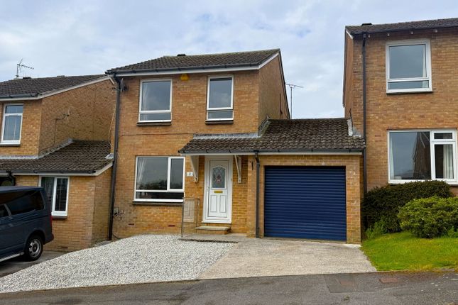 3 bed property, in Beweys Park, £285,000