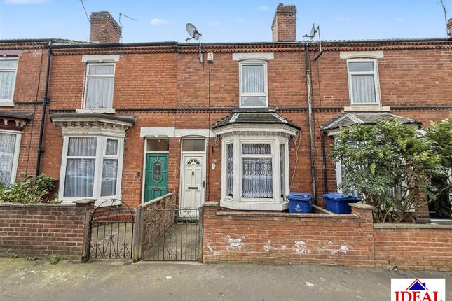 2 bed property, in Stanhope Road, £90,000