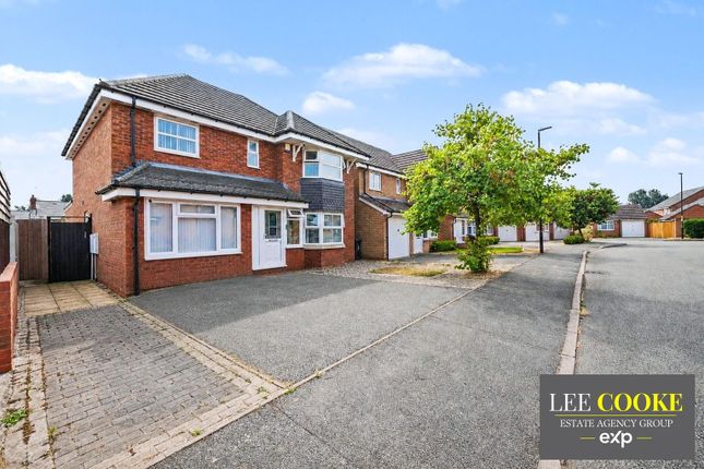 5 bed property, in Southmead Way, £410,000