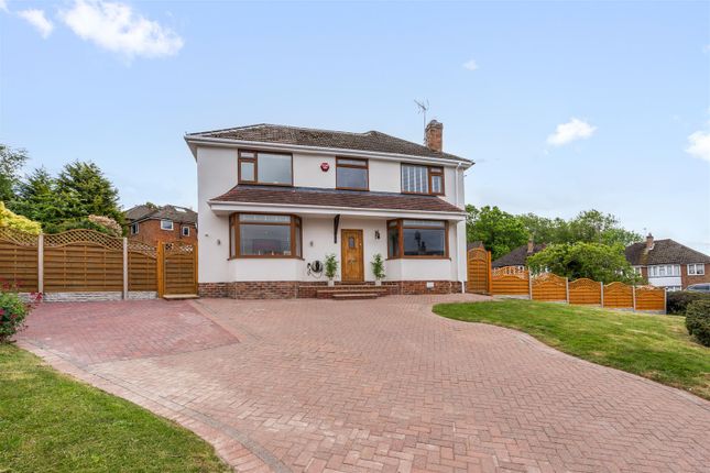 4 bed property, in Eden Road, £500,000