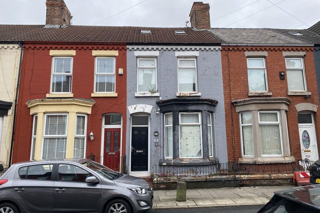 6 bed property, in 8 Hannan Road, £70,000