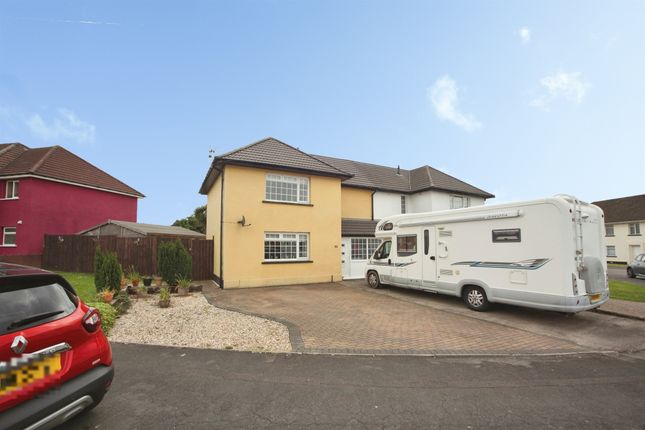 3 bed property, in Heol-Yr-Onen, £300,000
