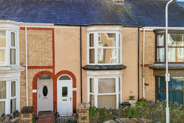 3 bed property, in Victoria Avenue, £365,000