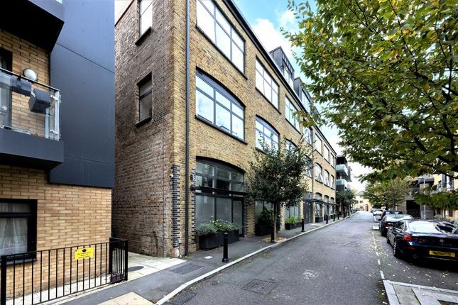 1 bed property, in Charles Street, £350,000