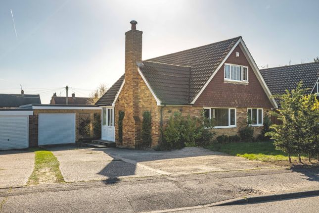 4 bed property, in Farnham Lane, £849,950