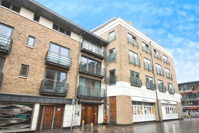 1 bed property, in Bond Street, £205,000