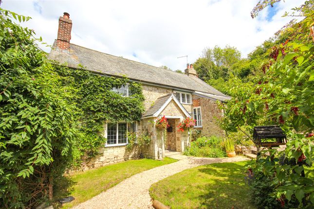 3 bed property, in Combpyne, £665,000