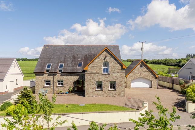 5 bed property, in Bancyffordd, £480,000