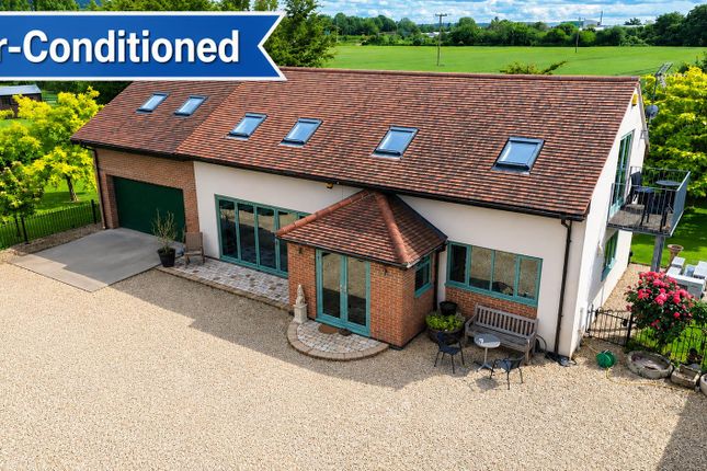 5 bed property, in Sticky Lane, £895,000