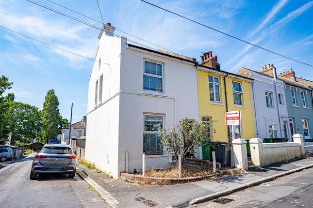 2 bed property, in Alma Villas, £225,000