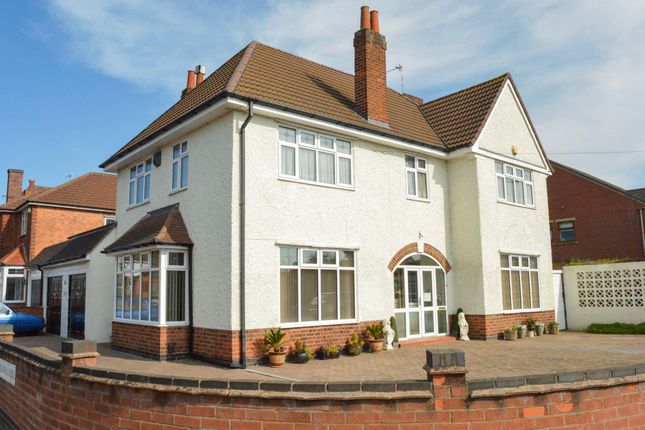 4 bed property, in Stoughton Drive North, £775,000