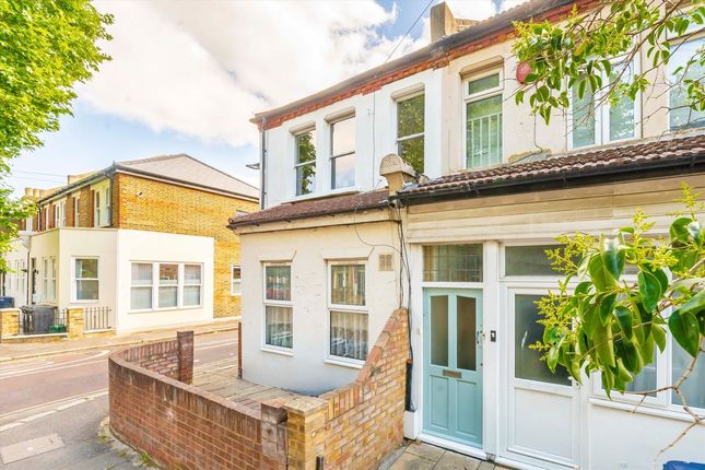 1 bed property, in Grosvenor Road, £315,000