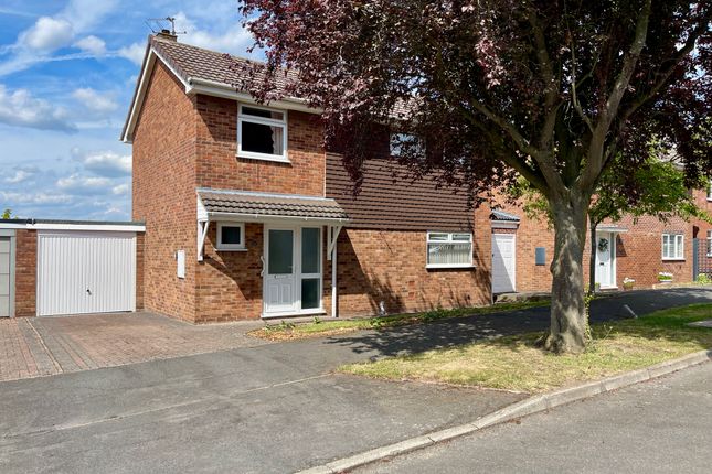 3 bed property, in Langdale Drive, £325,000