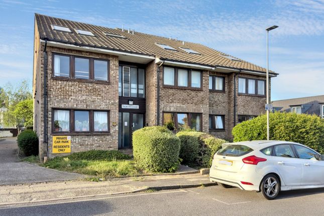 2 bed property, in Bonner Hill Road, £120,000