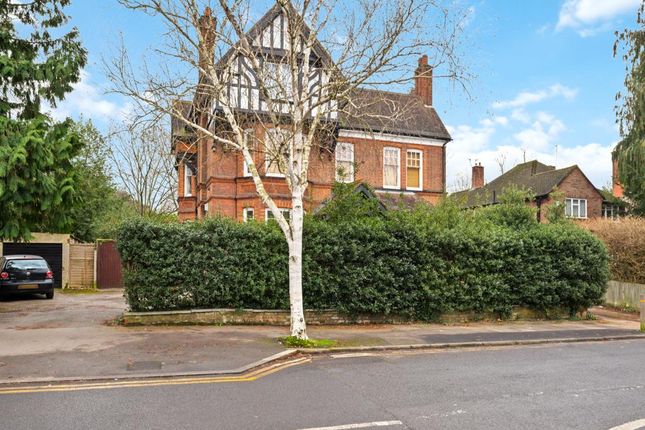 1 bed property, in Lovelace Road, £349,950